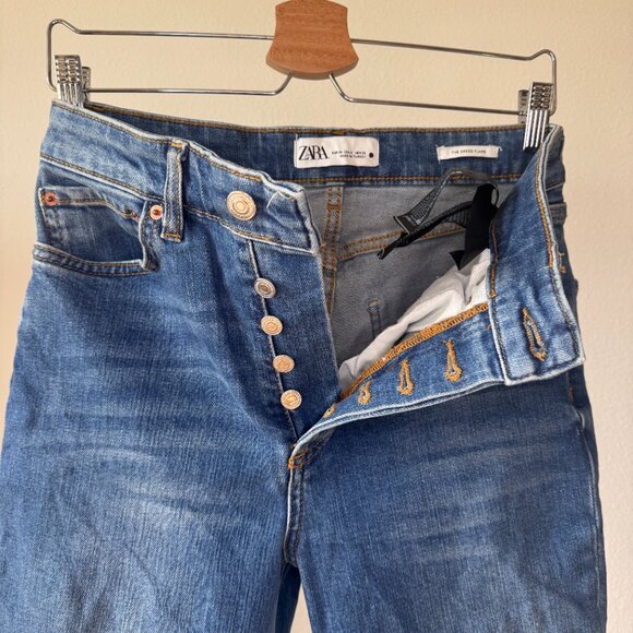 ZARA Beamy Blue Raw Hem Flare Jeans | Size 4 / 36 | High Waist | Rare Wash - Picture 13 of 14